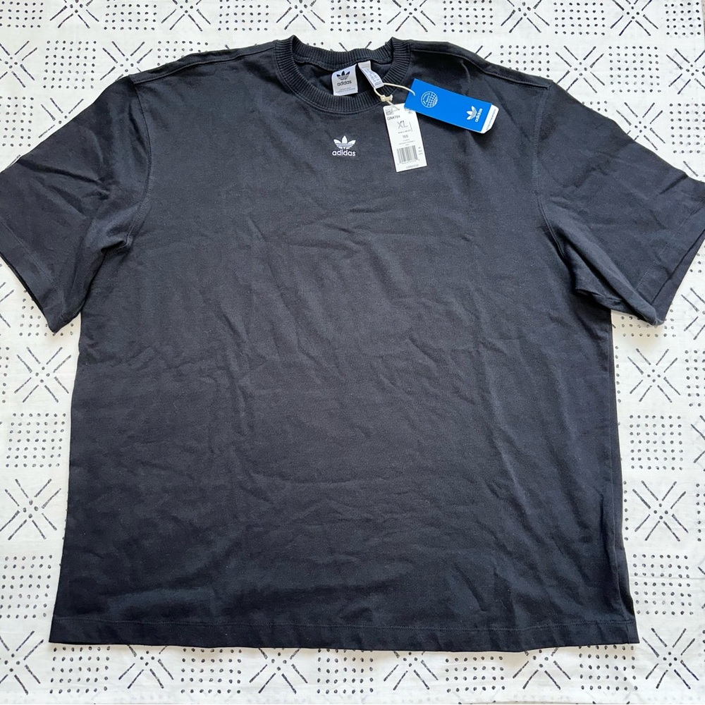 OVERSIZED RETRO RIBBED-NECK ADIDAS TEE